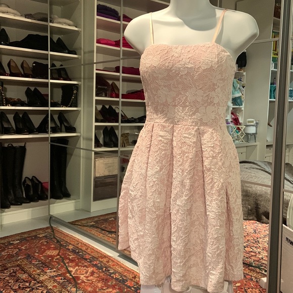 - Summer dress - Picture 1 of 3